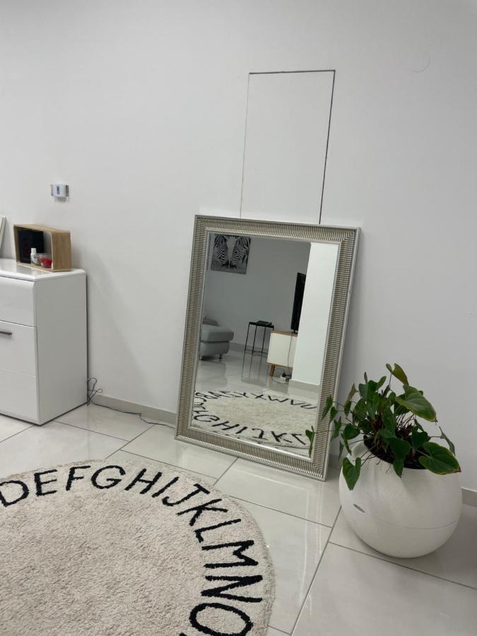 Stadtsuite Mit Sauna In Wiener Neustadt 135 M2 Exterior foto