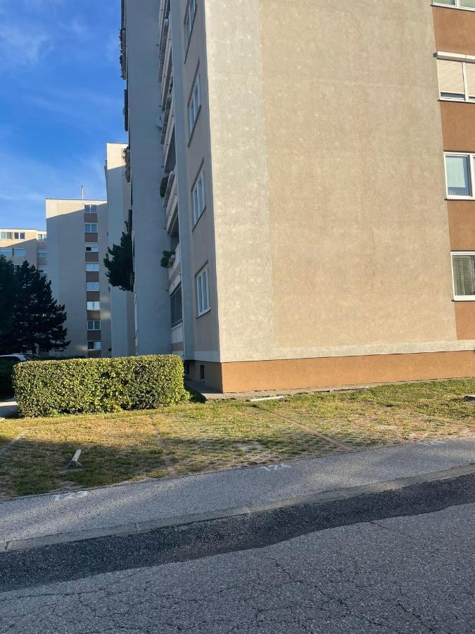 Stadtsuite Mit Sauna In Wiener Neustadt 135 M2 Exterior foto